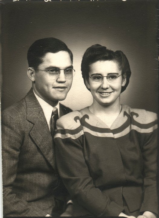 0429.jpg - Vernon & Marie [Swartzendruber] Decker  married 10/31/1946