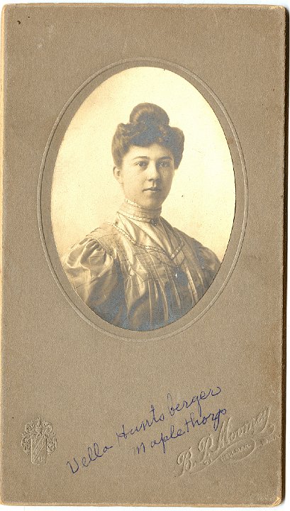 0821A.jpg - Vella Huntsberger Maplethorpe, Wellman, IA  1910c