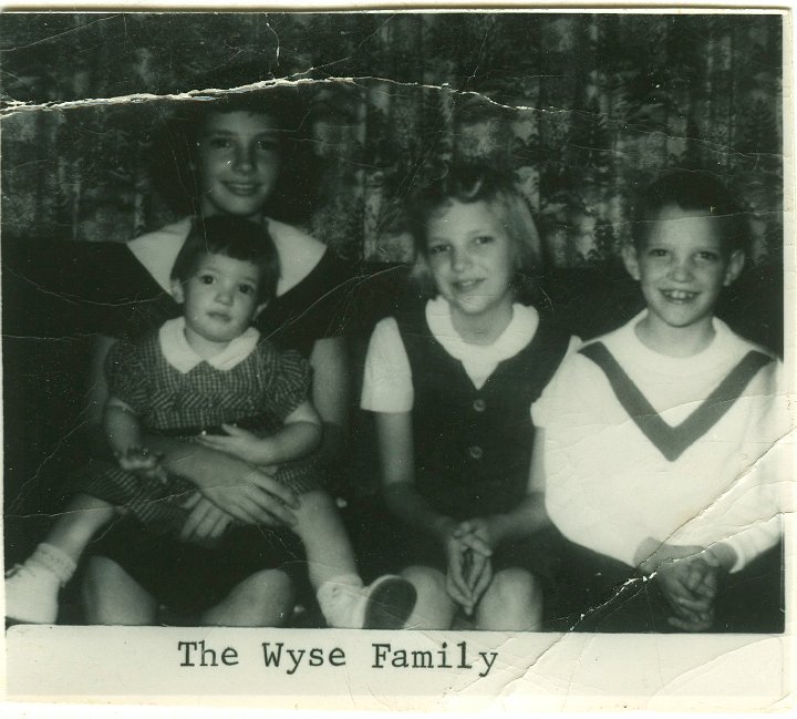 1354.jpg - The Marlin & Aldine Wyse Family.  1956c  left:  Bonnie holding Lynette, Marla & Scott Wyse.