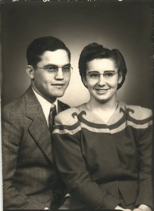 0429.jpg - Vernon & Marie [Swartzendruber] Decker  married 10/31/1946